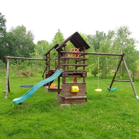 Szalas W Gorach Izerskich, Blisko Swieradow Zdroj I Zamek Czocha, Agroturystyka, Ogrzewanie, Klimatyzacja , Plac Zabaw, Ognisko Z Rusztem I Kijkami, Zywe Zwierzeta, Latem Basen Мірськ Екстер'єр фото