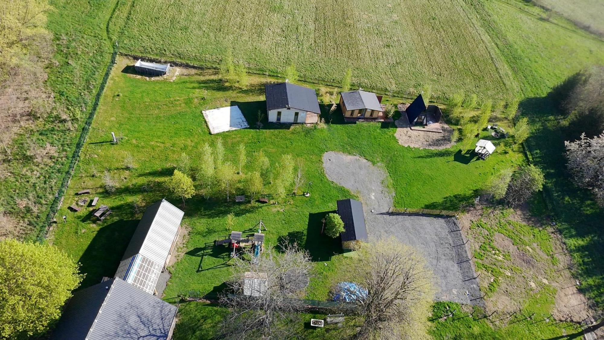 Szalas W Gorach Izerskich, Blisko Swieradow Zdroj I Zamek Czocha, Agroturystyka, Ogrzewanie, Klimatyzacja , Plac Zabaw, Ognisko Z Rusztem I Kijkami, Zywe Zwierzeta, Latem Basen Мірськ Екстер'єр фото